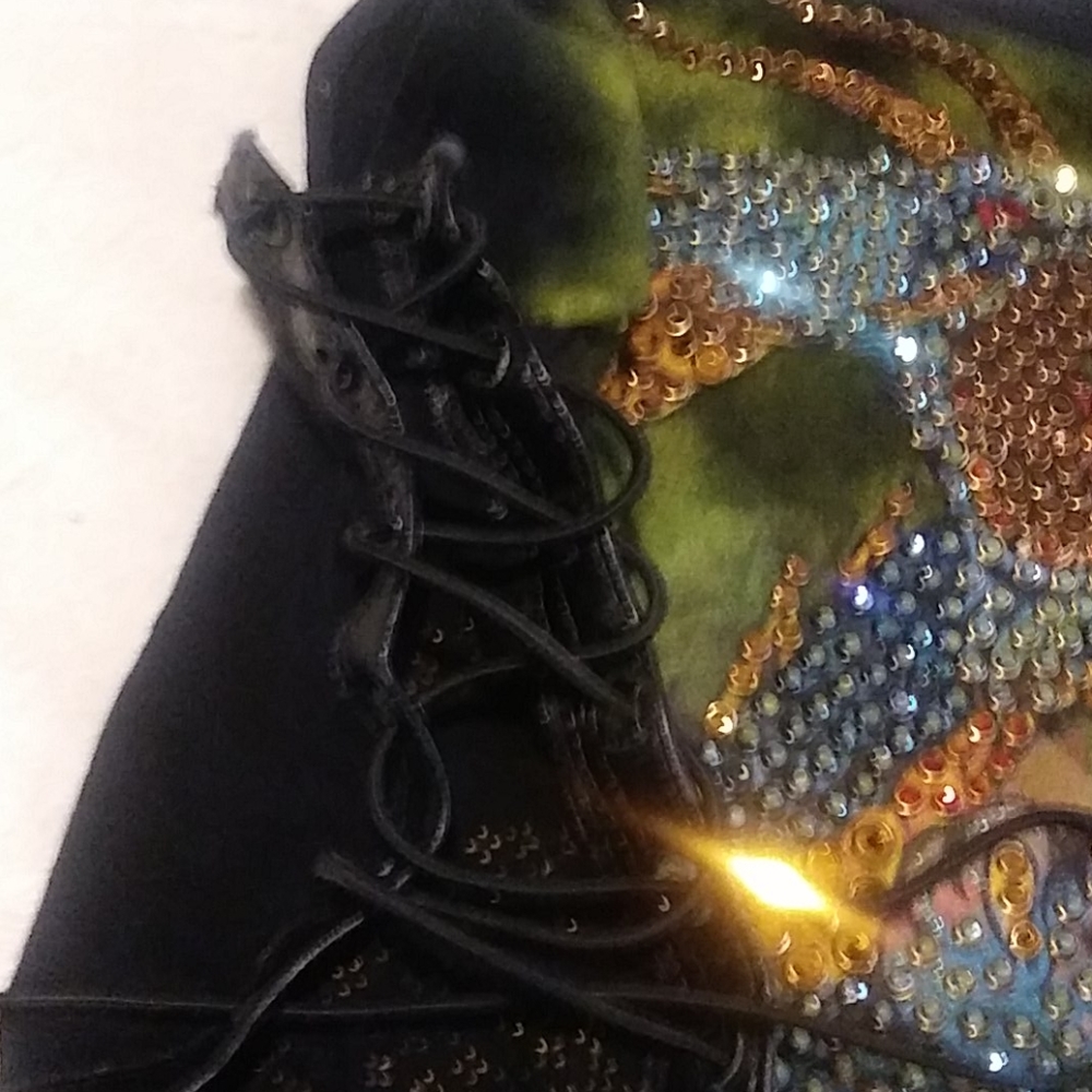 🔥😍Beautiful Rhinestone top!🔥🥰 - Picture 3 of 6